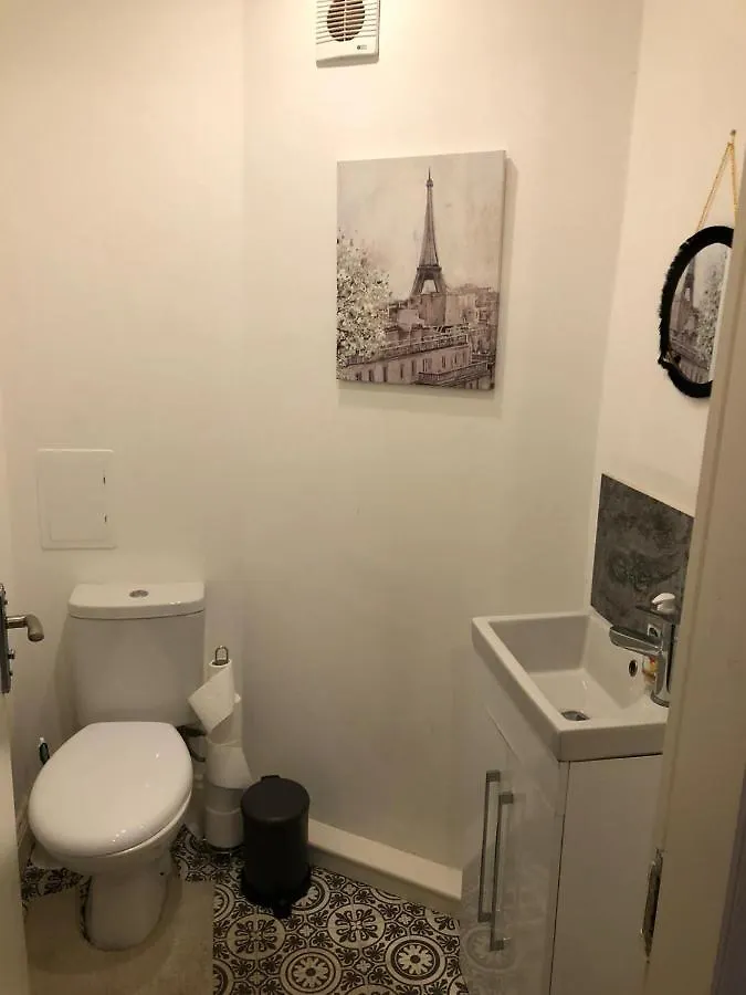 Semesterbostad Beautiful Historic 1870 Home Fully Renovated & Modernised Belfast